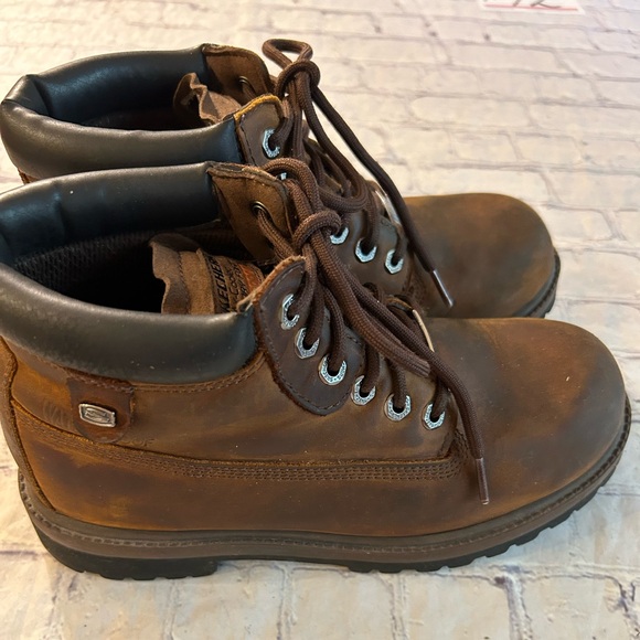 SKECHERS BROWN LEATHER AIR-COOLED MEMORY FOAM WATERPROOF WORK BOOTS MENS SIZE 8 - Picture 1 of 14